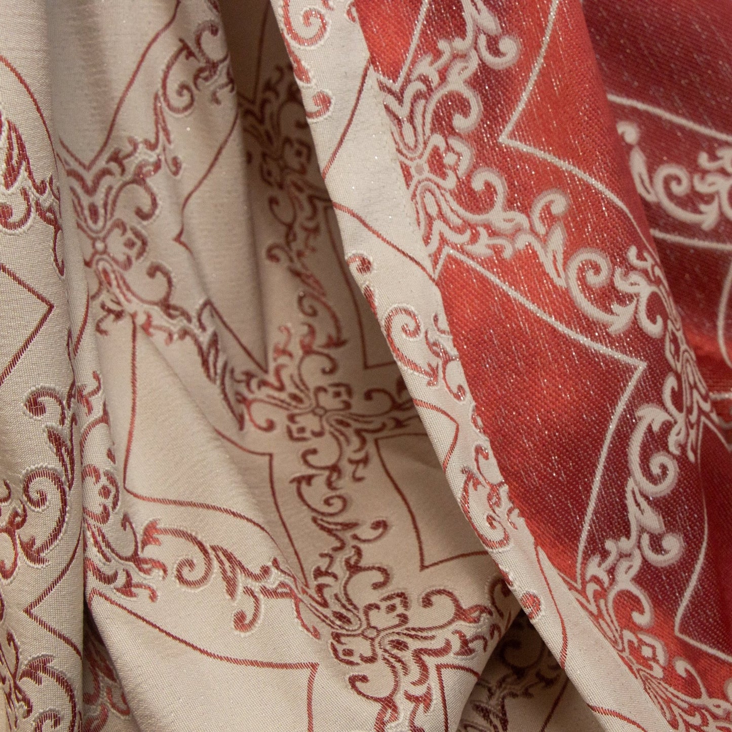 $110限時特價:紅花白底華麗花紋 - ZEYA Curtain